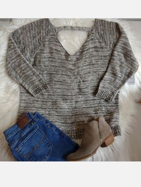 SWEATER V-neck 2X New With Tag Low Back Plus Size
